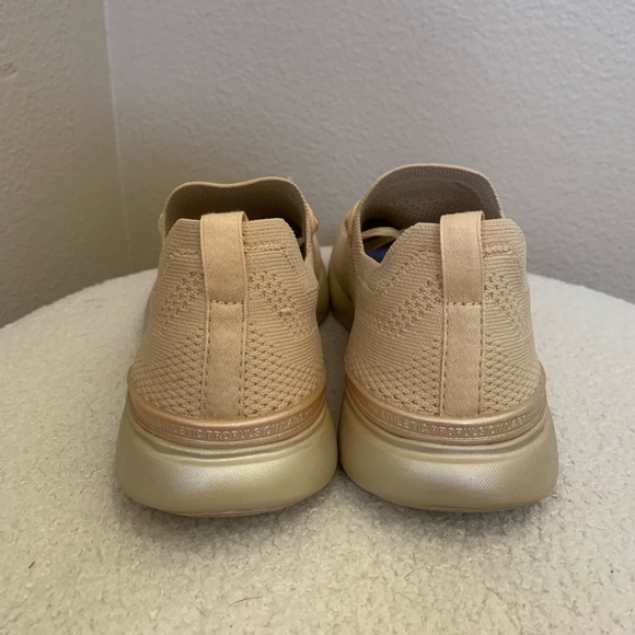 Women’s Peach APL Shoes - Picture 3 of 3